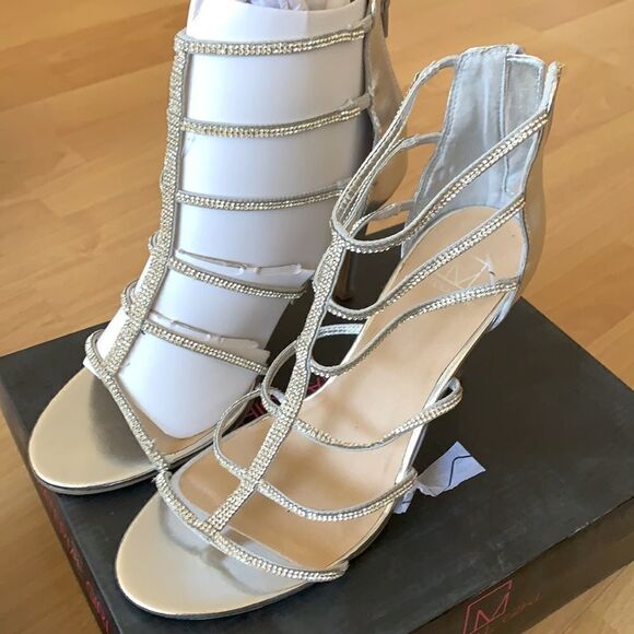 Material Girl Raissa Heels - Picture 3 of 6